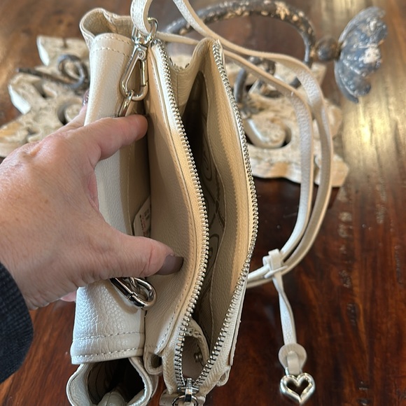 Stunning Cream Brighton Leather Purse